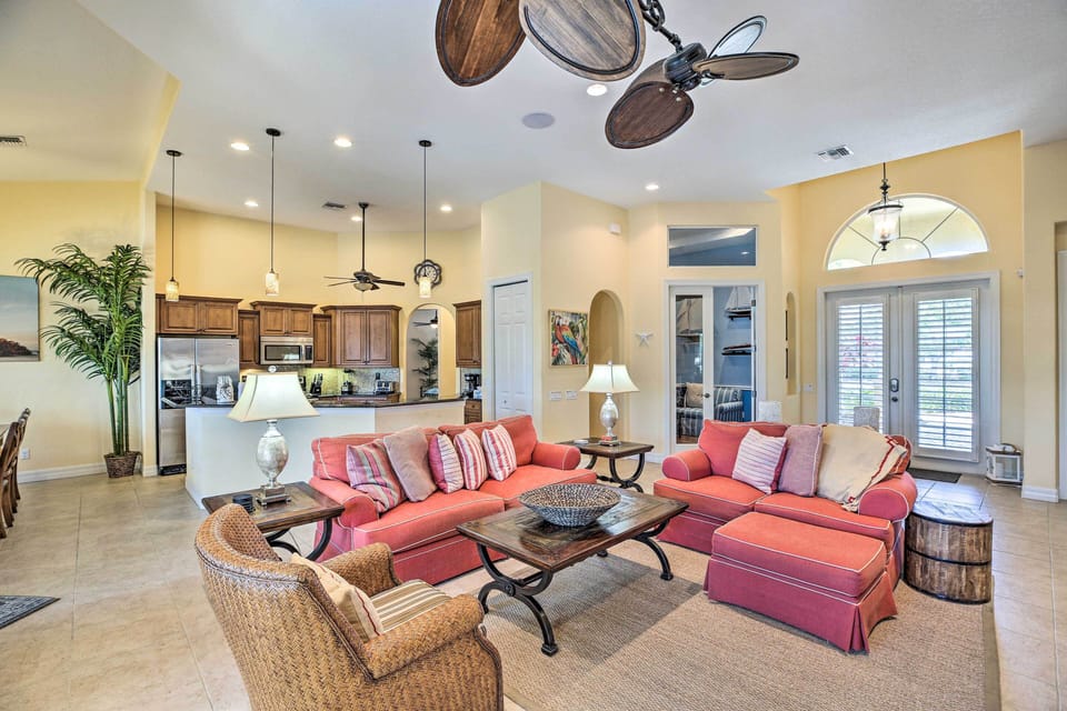Living Room | Free WiFi | Central Heat & A/C
