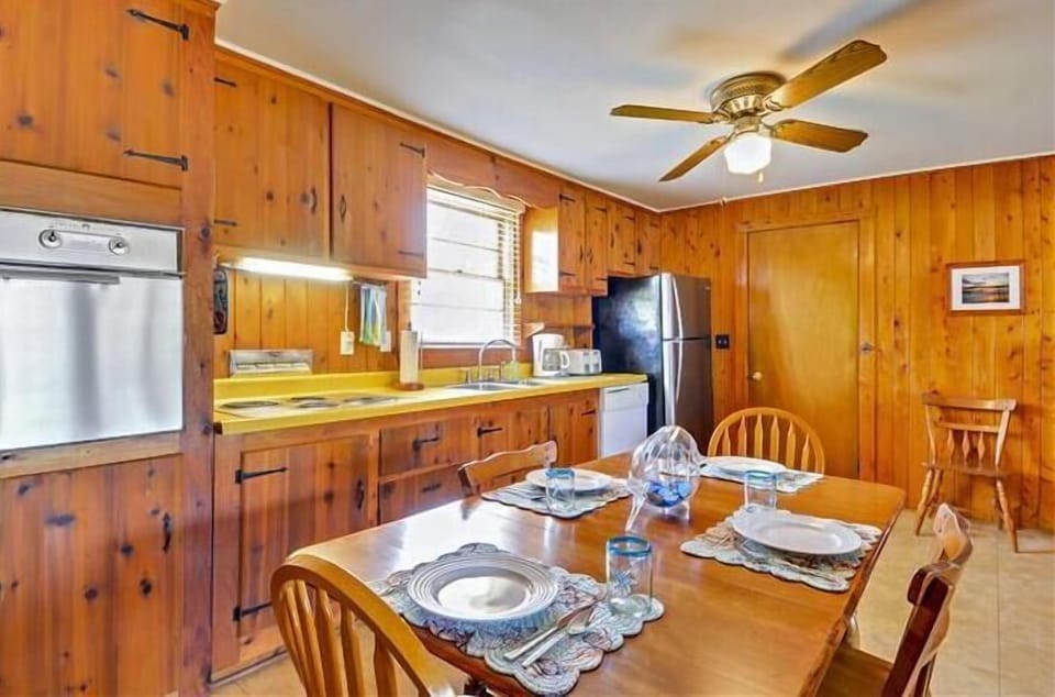 Dining Area/Kitchen