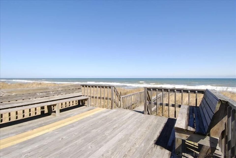 Dune Deck - shared by all units of the complex