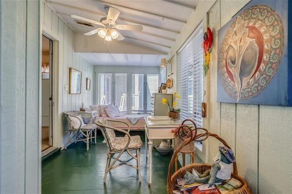Sunroom - Daybed