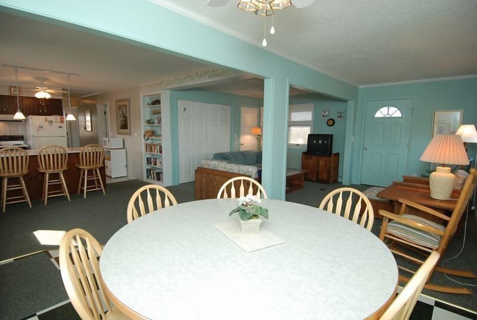 DiningArea