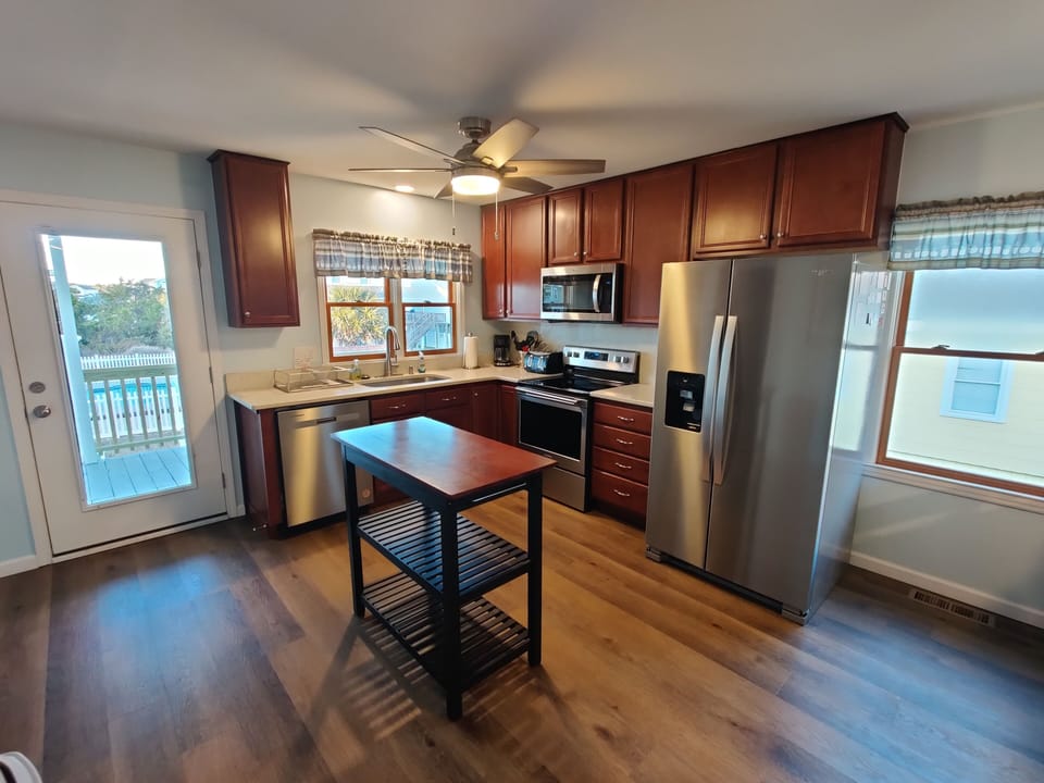 20-Main Kitchen