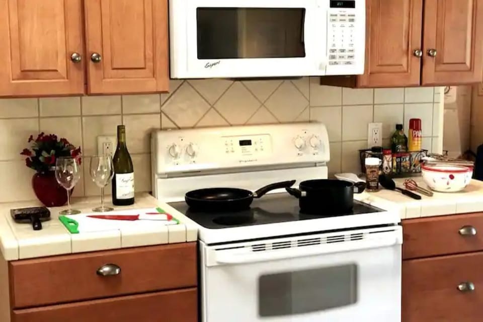 Love to cook?  Show off your cooking skills in this fully equipped kitchen.   