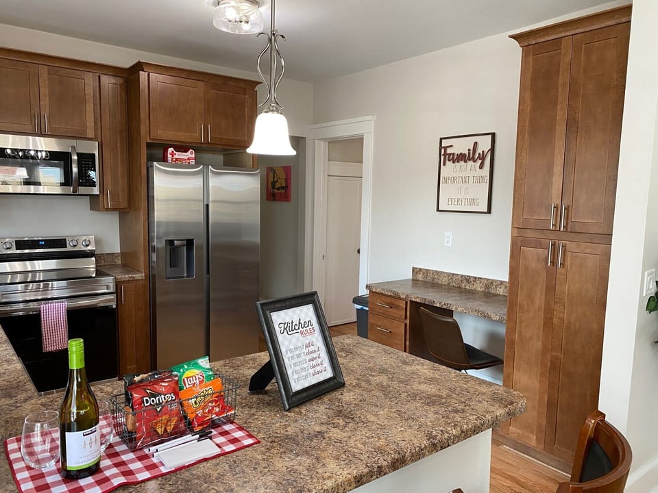 Newly remodeled kitchen with all the conveniences of home 