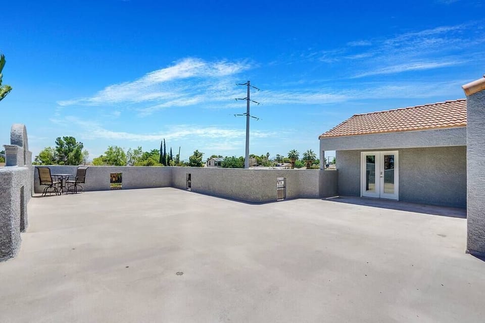 Rooftop deck