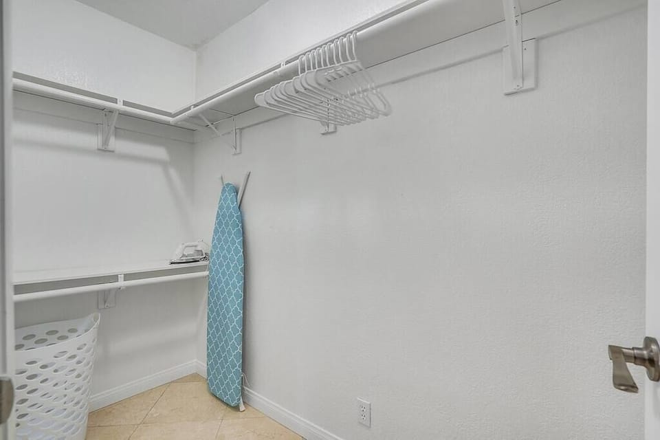 Bedroom 7 closet