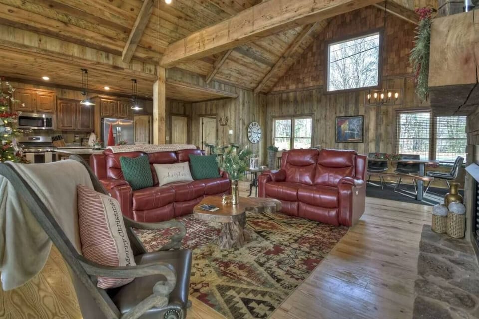 Reclining premium leather couches for your comfort!