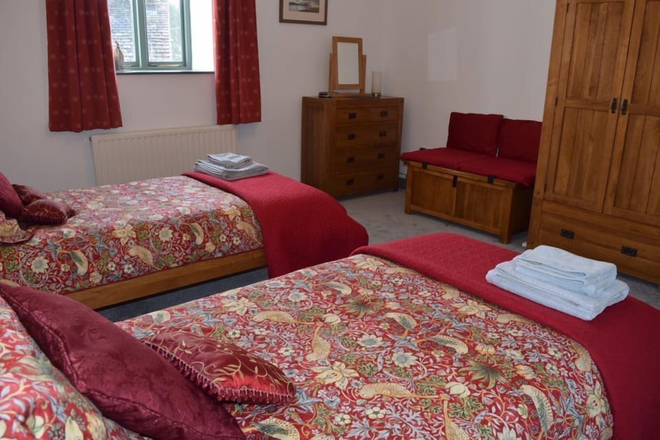 Chapel Bank House Coniston bedroom with twin beds