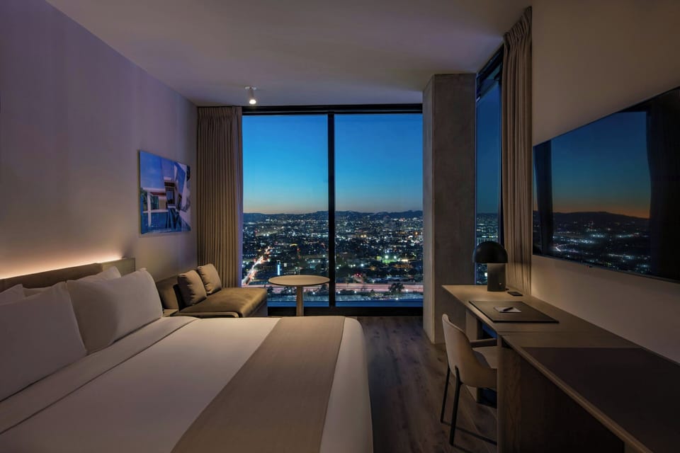 Room, 1 King Bed with Sofa bed, City View, Corner | View from room