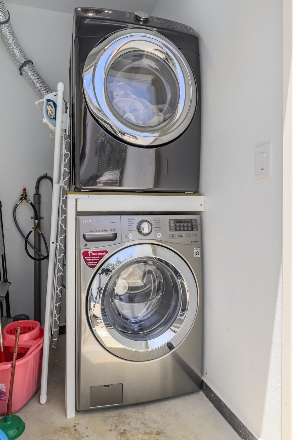 A washer and dryer combo for our guest, perfect for long vacation