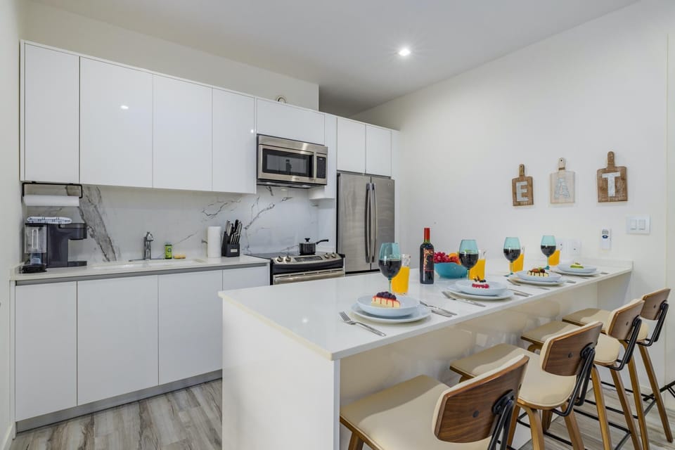 We have a modern kitchen that allows you to enjoy your everyday meals in this special dining area.