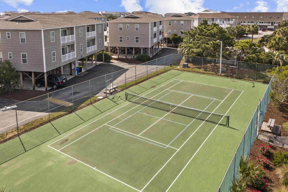 Community Tennis court