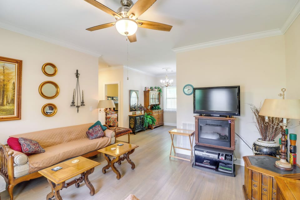 Living Room | Cable TV | DVD Player