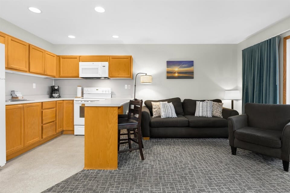 There's plenty of space for everyone to relax here