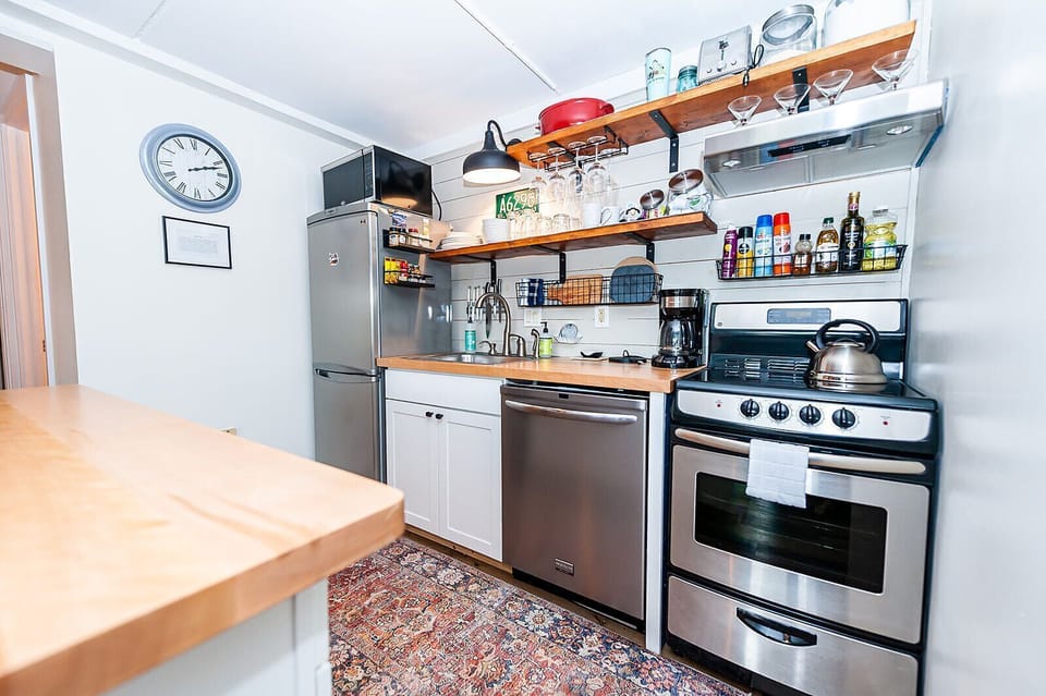 Compact and Full Kitchen