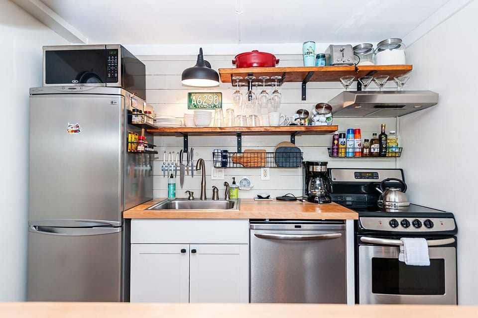 Cozy and well equipped kitchen