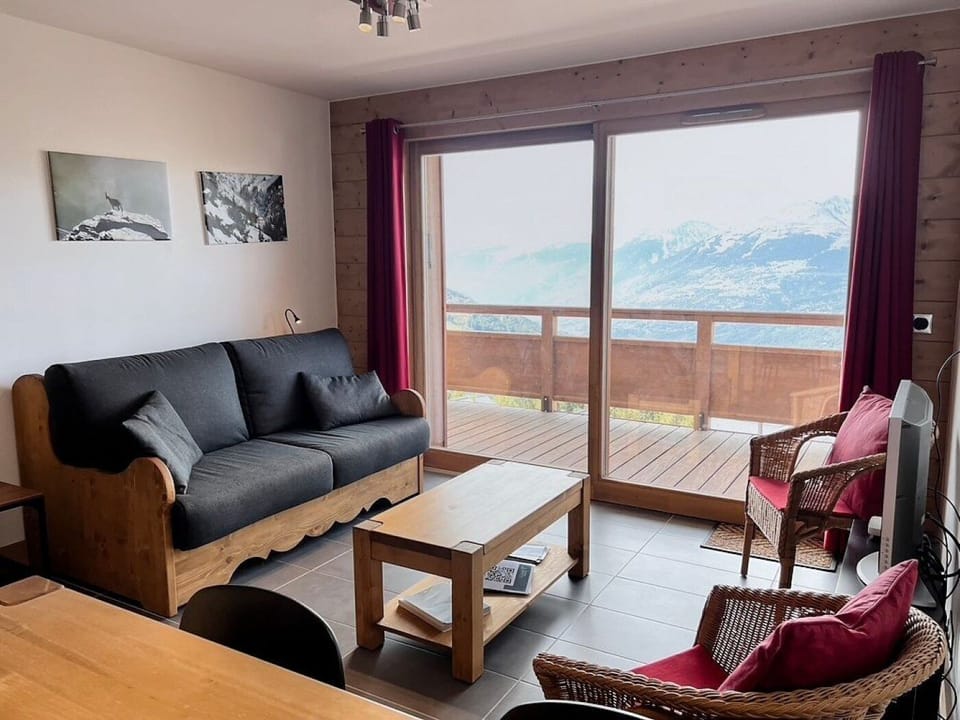 Amazing views across the valley from the lounge