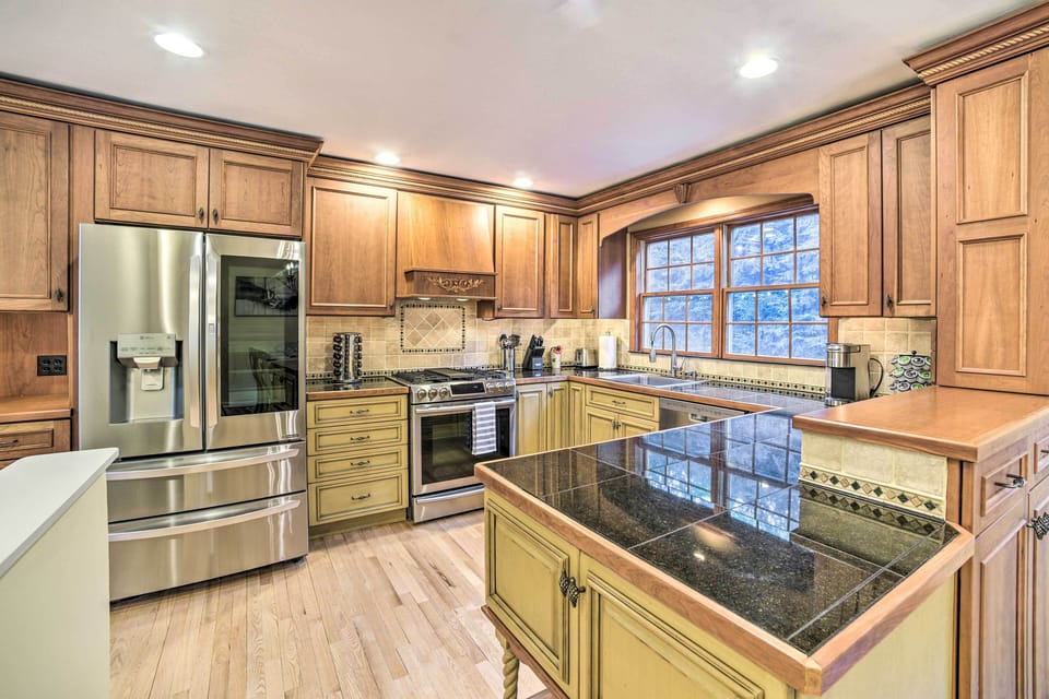 Kitchen | 1st Floor | Fully Equipped | Coffee Maker | Cooking Basics | Toaster