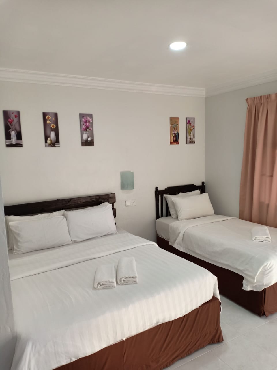 Family Single Room | Free WiFi