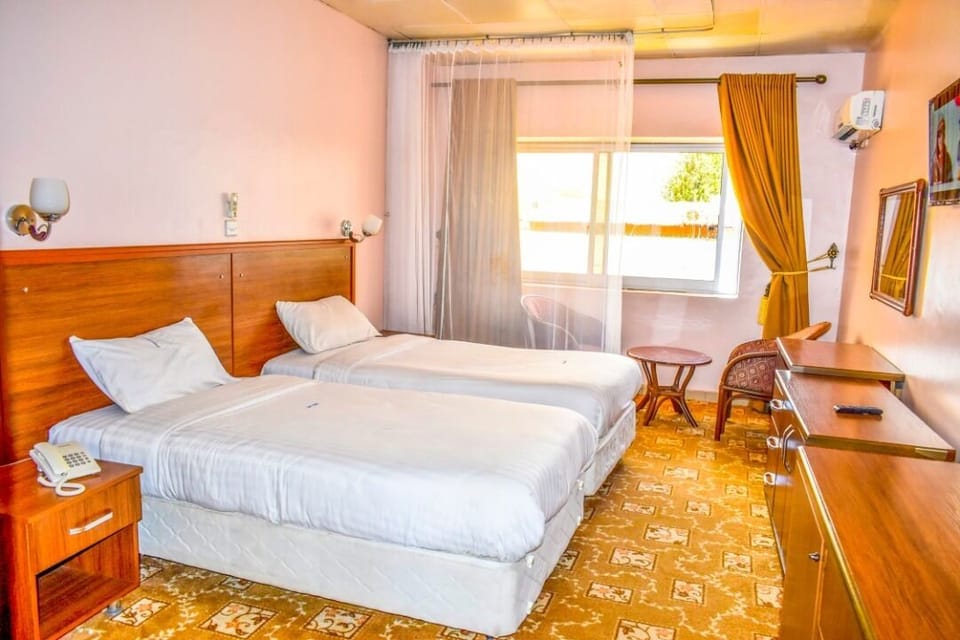 Deluxe Twin Room | Individually decorated, individually furnished, desk, laptop workspace