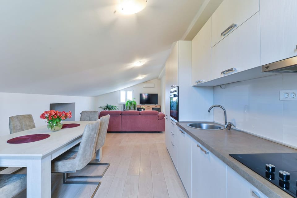 House | 6 bedrooms