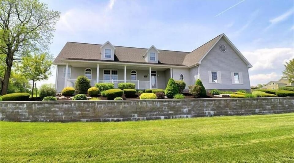 Front of House faces toward lake