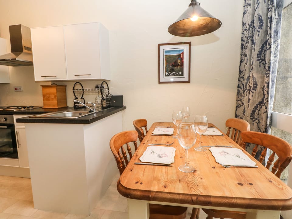 Cottage | Private kitchen | Fridge, electric kettle, cookware/dishes/utensils