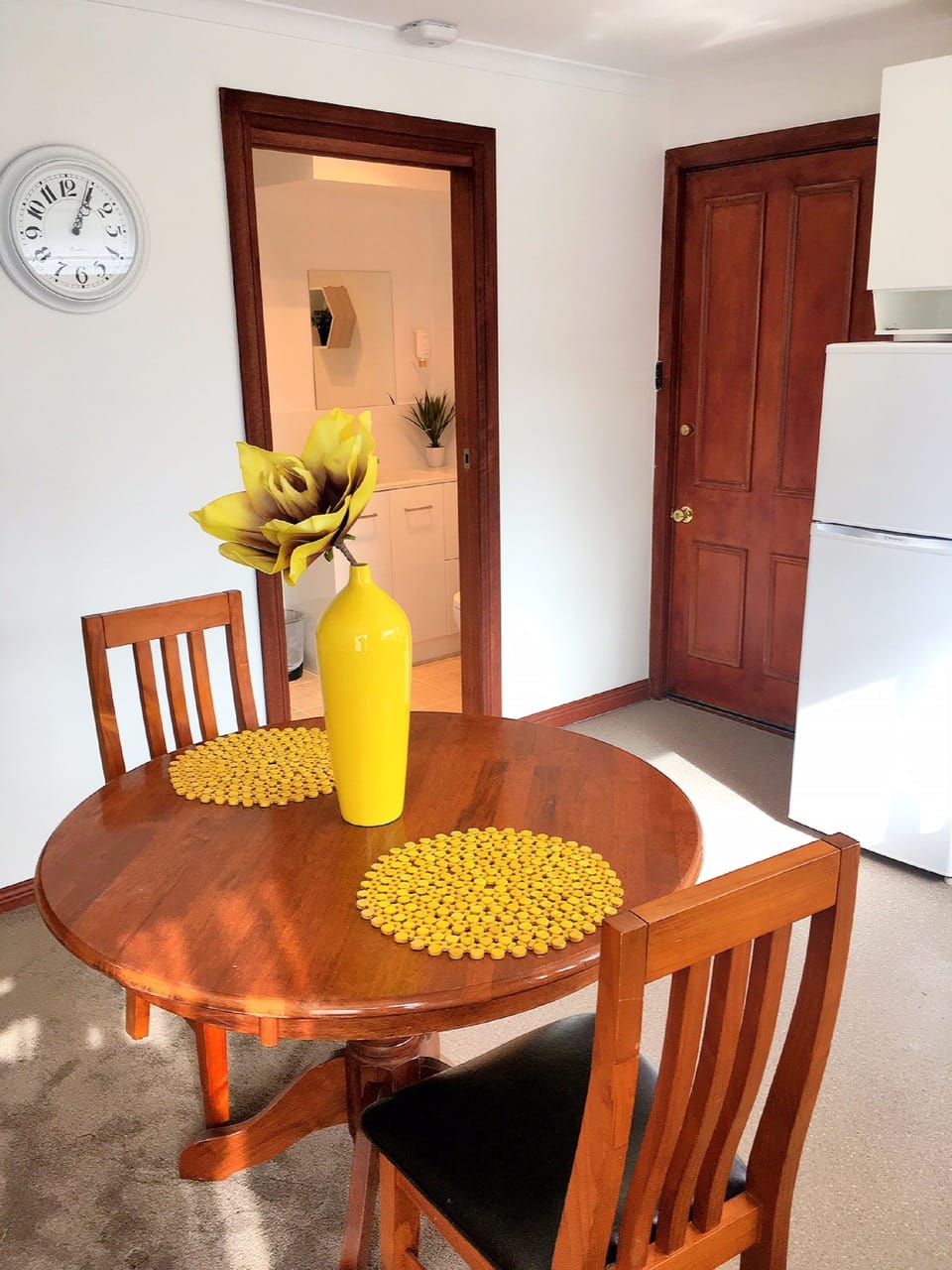 Self-contained Studio Apartment | In-room dining