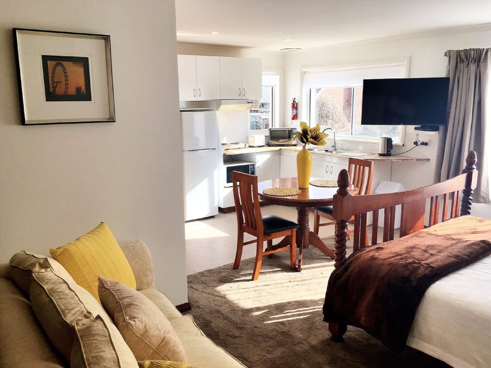Self-contained Studio Apartment | In-room safe, individually decorated, individually furnished