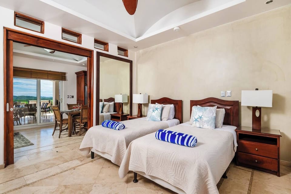 Second bedroom with a sliding door to the dining room 