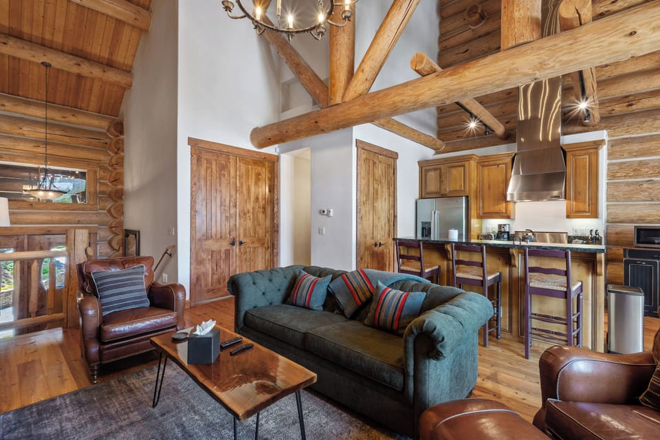 2.02-tristant-108-telluride-living-room