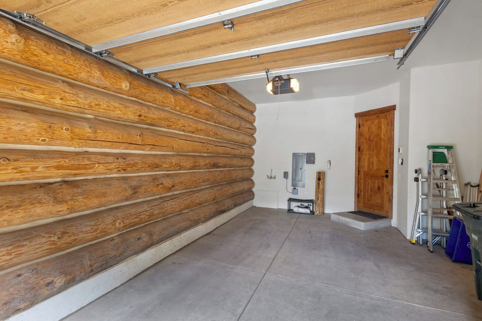 12.0-tristant-108-telluride-garage
