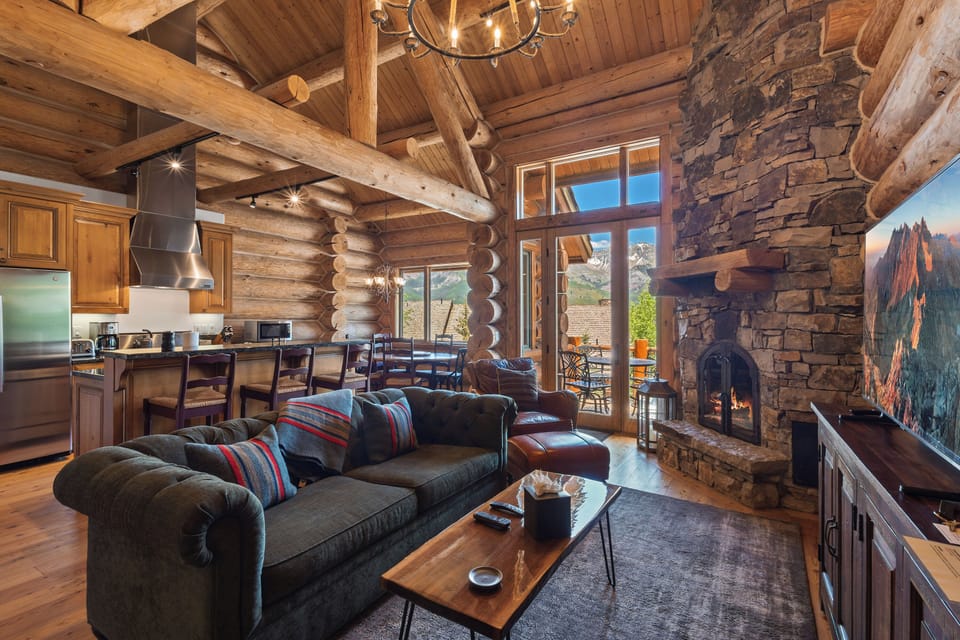 2.0-tristant-108-telluride-living-room