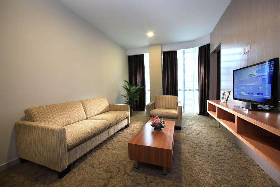 Suite | Living area | 32-inch LED TV with satellite channels, TV