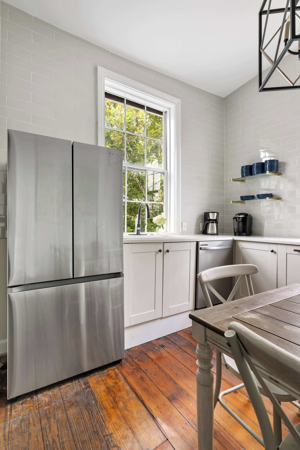 Fully equipped kitchen with everything you need to cook a meal