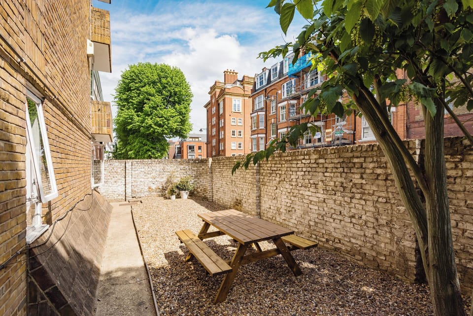 Apartment (1 Bedroom) | Garden