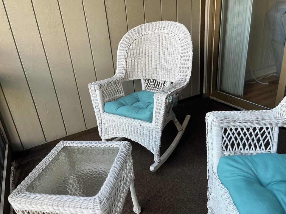 porch seating
