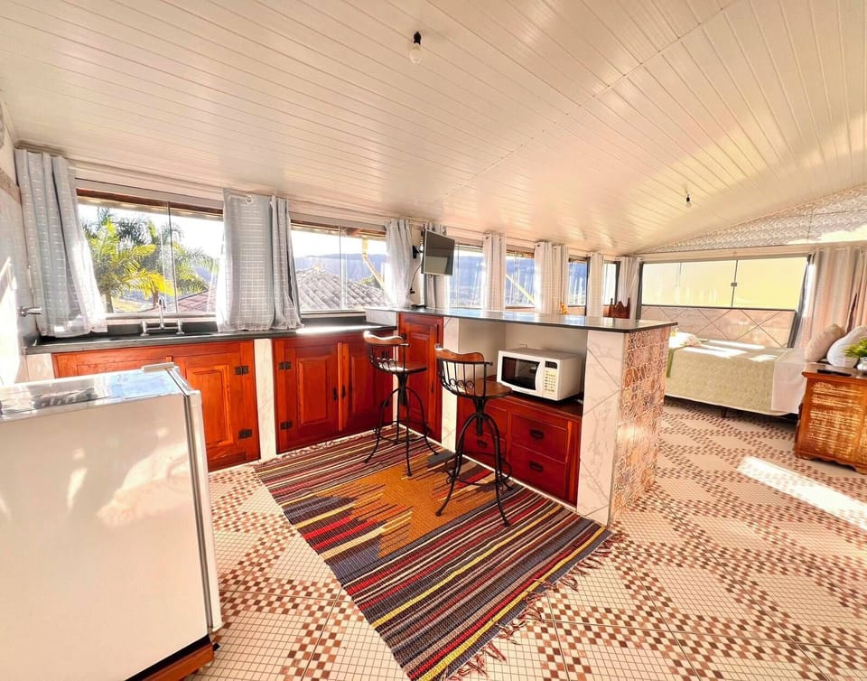 Panoramic Studio | In-room dining