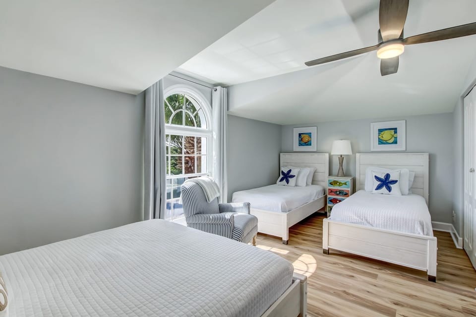 Bedroom 3 - Two Queen Beds - Two Twin Beds - Flat Screen TV