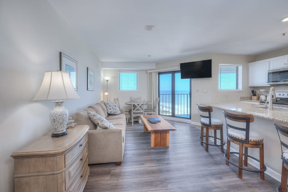 Condo, 2 Bedrooms, Balcony, Ocean View (Renaissance Tower 1111) | Living area