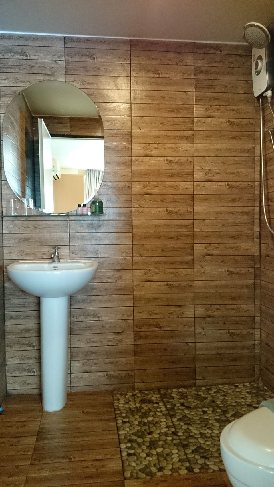 Room, 1 Queen Bed | Bathroom sink