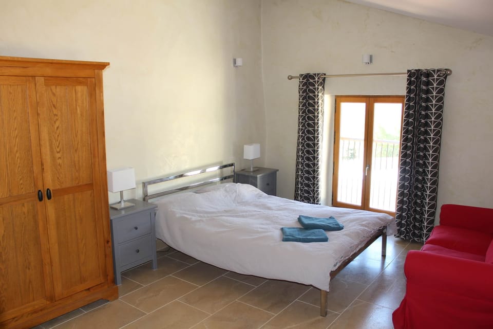 Le Mas - Bedroom 1 (2)
