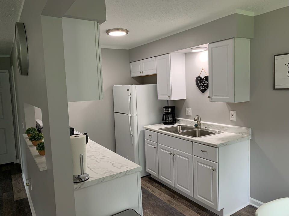 Side view of kitchen.