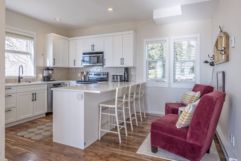 Large Breakfast Bar Seats 4 
