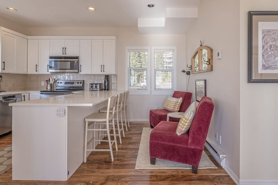 Cozy Chairs to Enjoy Morning Coffee 