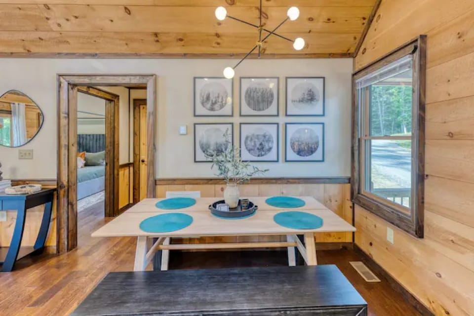 This dining table seats 7. 