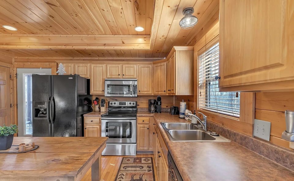 Fully furnished kitchen