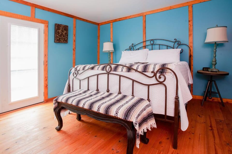 Standard Room #4 | Pillowtop beds, WiFi (free), individually decorated, bed sheets