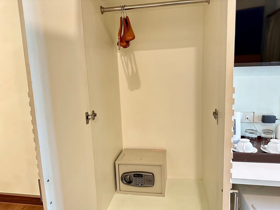 Superior Room | In-room safe, desk, blackout drapes, free WiFi