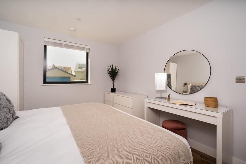 Bedroom at 2 Bol Y Maer, Bude, Cornwall, self catering with Beach Retreats.